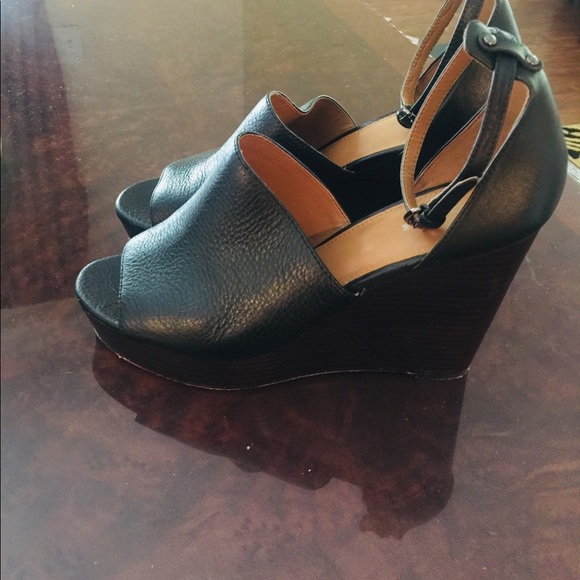 Shoes - Picture 1 of 4